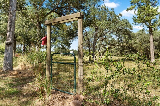 Building Photo - 11773 Newberg Rd