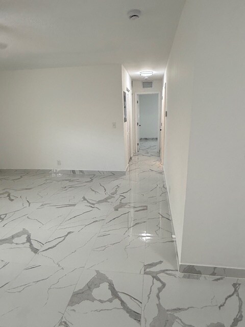 Building Photo - 5962