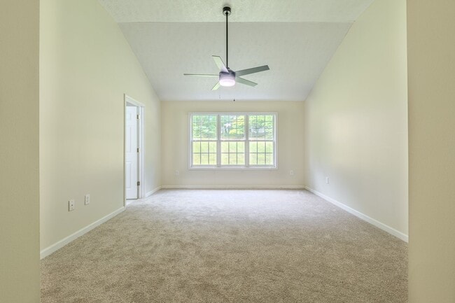 Building Photo - Beautiful 4 Bedroom Home on Large Private Lot in Hoschton