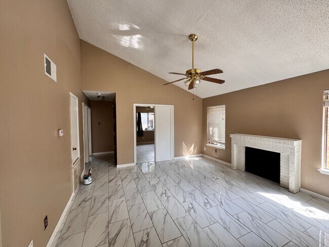 Building Photo - 545 Prairie Dell St