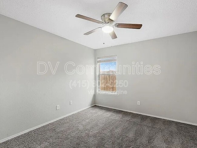 Building Photo - 824 Bridle Trail