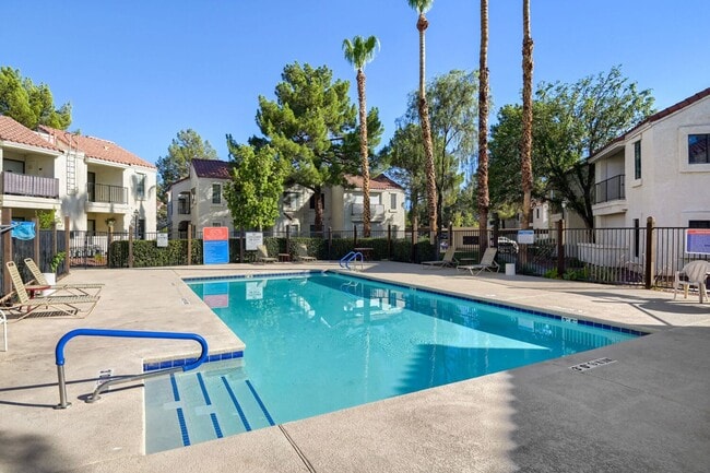 Building Photo - Beautiful 2 Primary Bedroom Downstairs Unit in Gated Community With Pool!