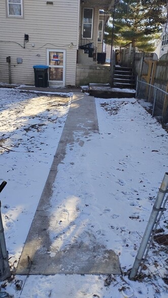 Building Photo - 1626 2nd Ave N