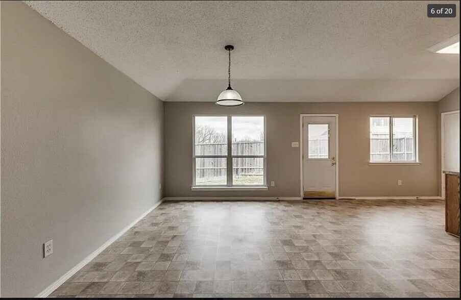 Building Photo - 2800 Shelduck Dr