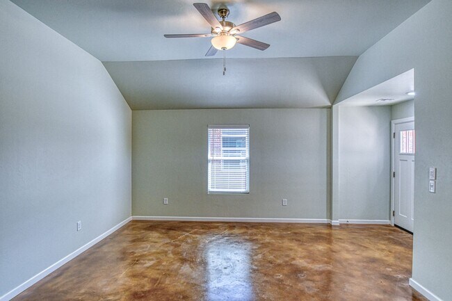 Building Photo - 2713 Clifton Ter