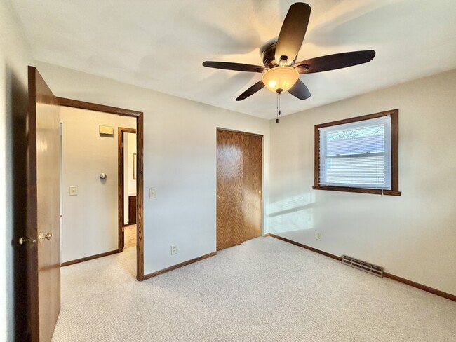 Building Photo - 604 Margate Dr