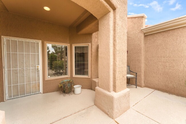 Building Photo - Sun City Summerlin 2 bedroom and 2 bathroom in a  55 and older Neighborhood