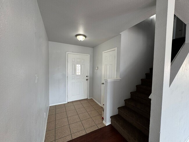 Building Photo - 2-Story Home on a Corner Cul-de-Sac in Wes...