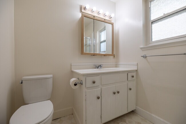 Building Photo - 1416 Petal Way