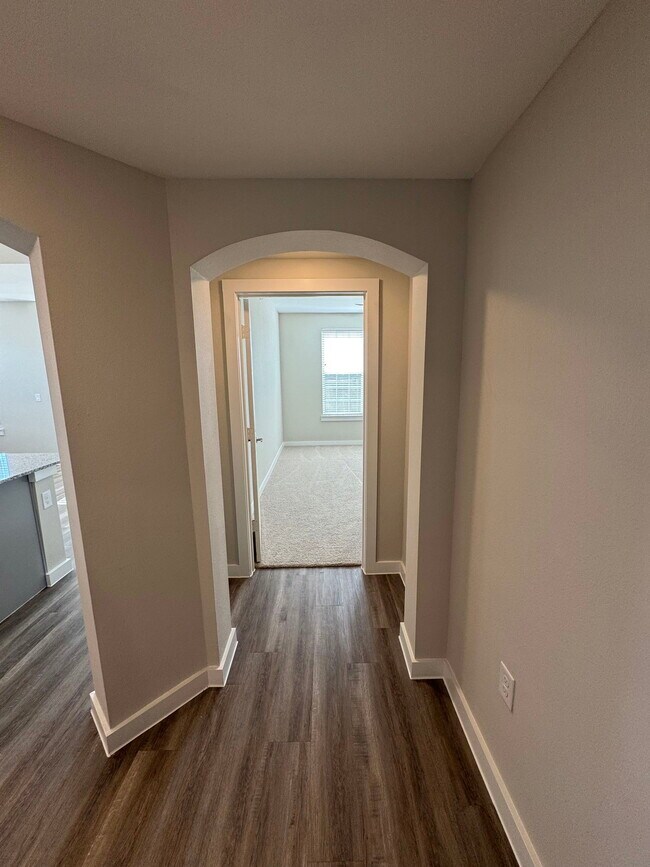 Building Photo - 5000 Overboard Cv