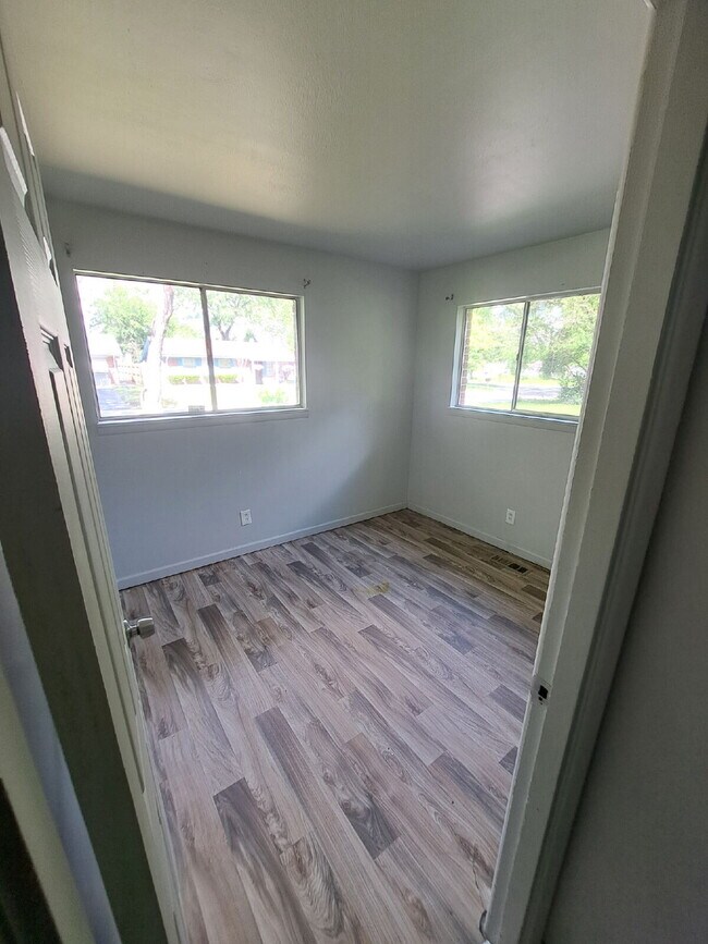 Building Photo - "3-Bedroom Oasis in Cahokia Heights – Cozy...