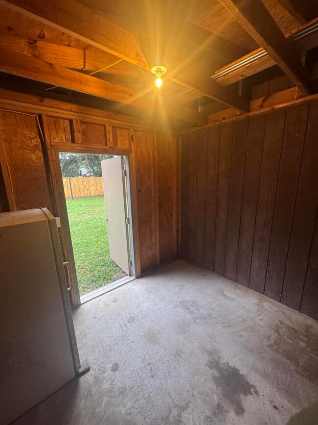 Building Photo - 855 Whatley St