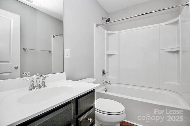 Building Photo - 6826 Colonial Garden Dr