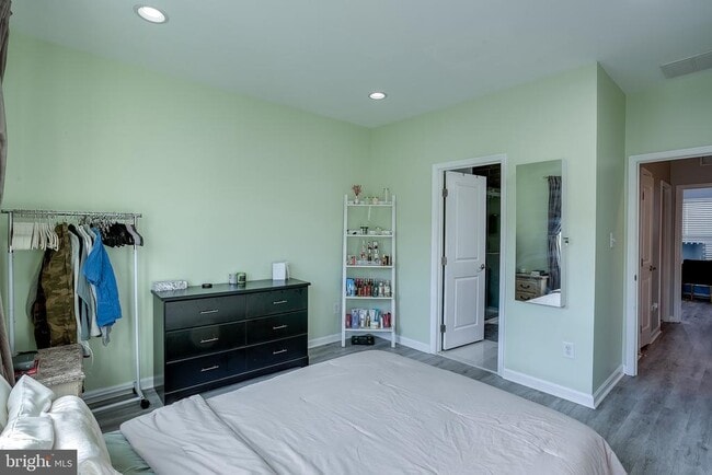 Building Photo - 14 Tylers Ct