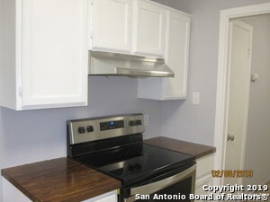 Building Photo - 3219 Meadow Dr