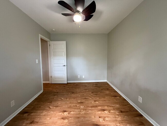 Building Photo - Charming 3 Bed, 1 Bath Home in Quiet Bette...