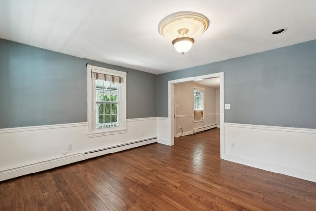 Building Photo - Single Family Home in Berwyn