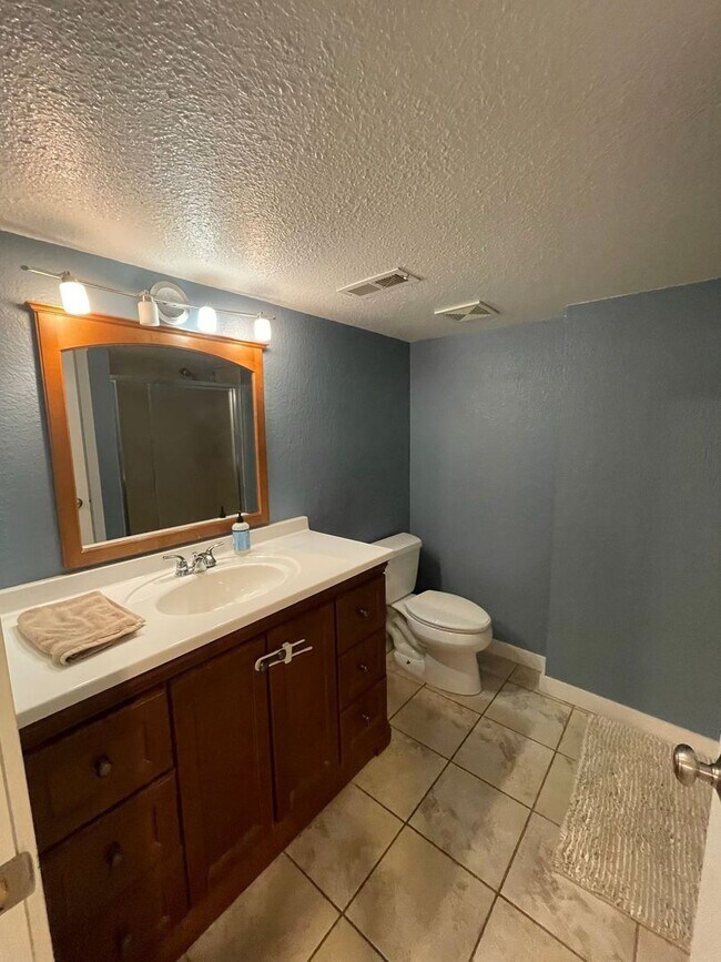 Building Photo - Rare Boulder Gem—Spacious 5-bedroom S. Boulder home - AVAILABLE EARLY JULY!
