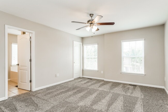 Building Photo - 1335 Lombar St