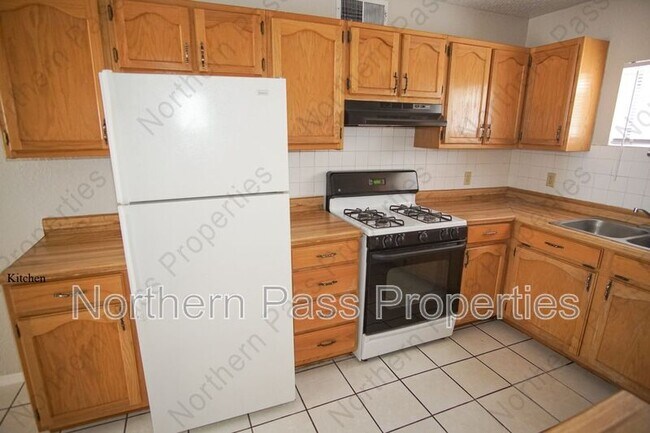 Building Photo - 2630 Mountain Ave