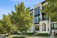 Building Photo - 2528 Appleden Pl