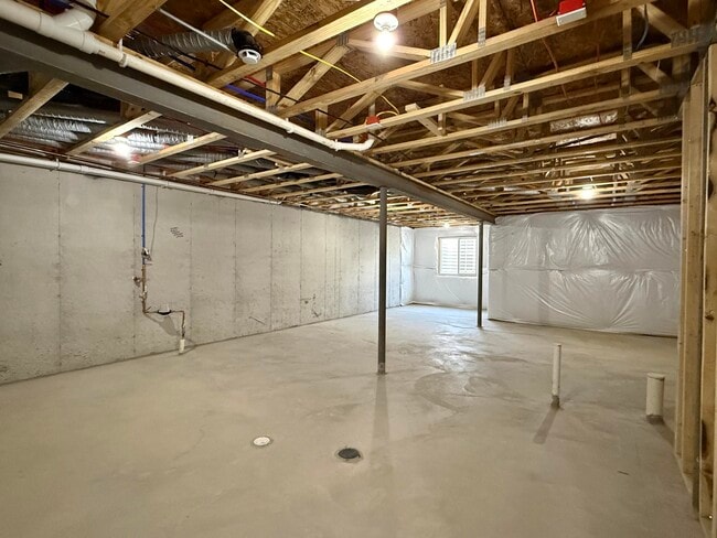 Building Photo - 5586 E Spaniel Dr