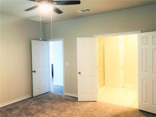 Building Photo - 1611 Adobe Walls Way