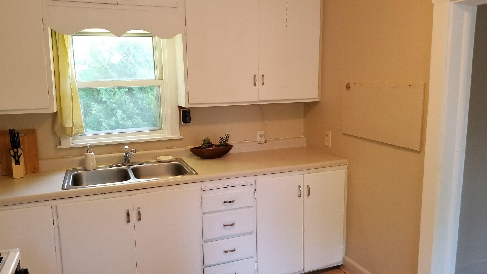 Building Photo - 117 Clapp St