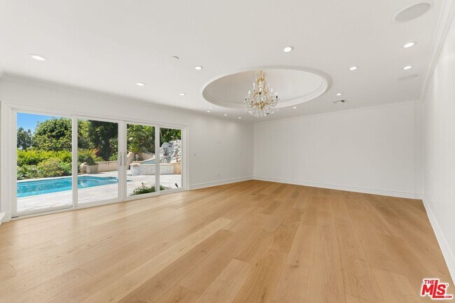 Building Photo - 1725 Loma Vista Dr