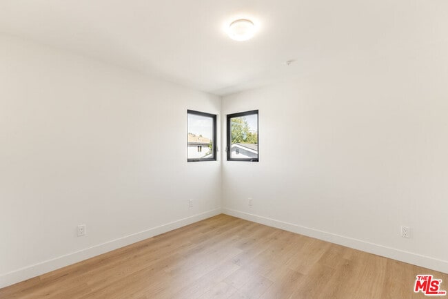 Building Photo - 2845 1/2 Marsh St