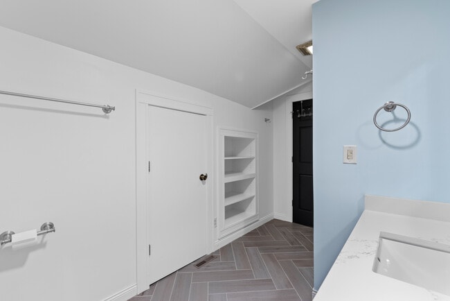 Building Photo - 1511 N 52nd St