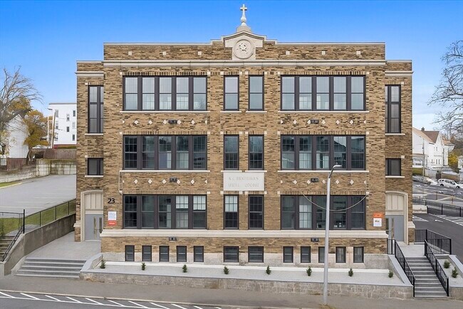 Building Photo - 22 Waverly St