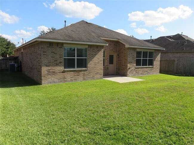 Building Photo - 21390 Village Crossing Ln