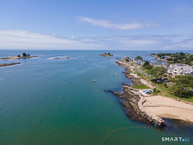 Building Photo - 133 Linden Ave