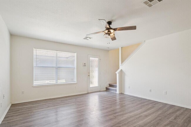 Building Photo - 508 N Cascades Ave