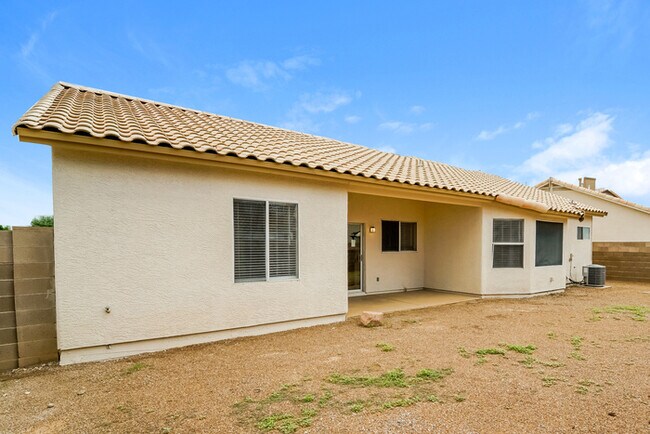 Building Photo - Inviting 3-Bedroom Home in Tucson, AZ