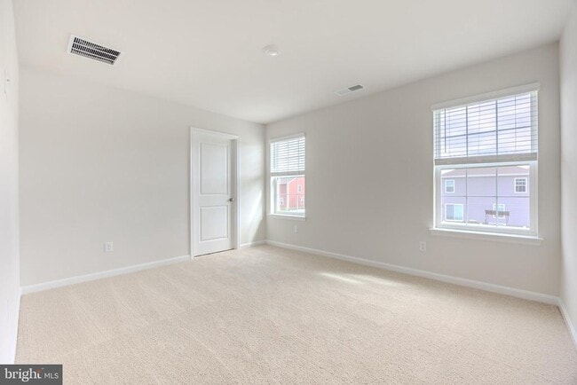 Building Photo - 110 Charing Cross Dr