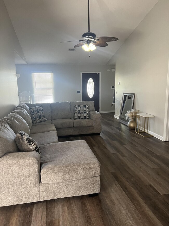 Building Photo - 822 Waterfield Dr