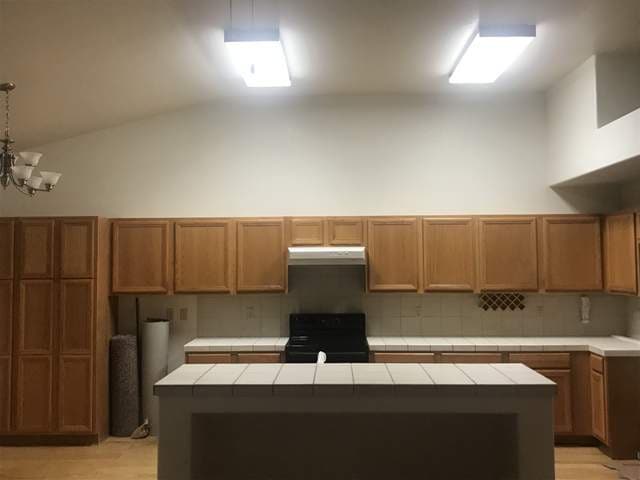 Building Photo - Beautiful 4 bedroom, 2 bath single story h...