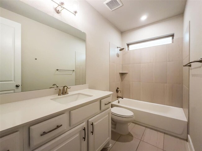 Building Photo - 337 Alicante Ln