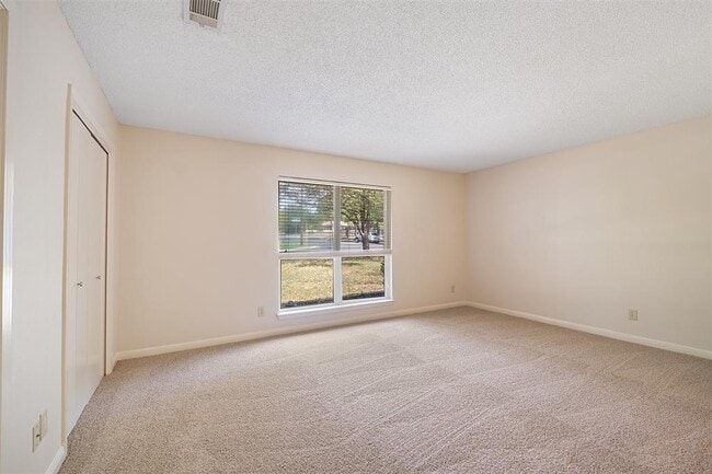Building Photo - 8801 Camelia Ln