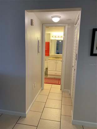 Building Photo - 1500 Park Beach Cir