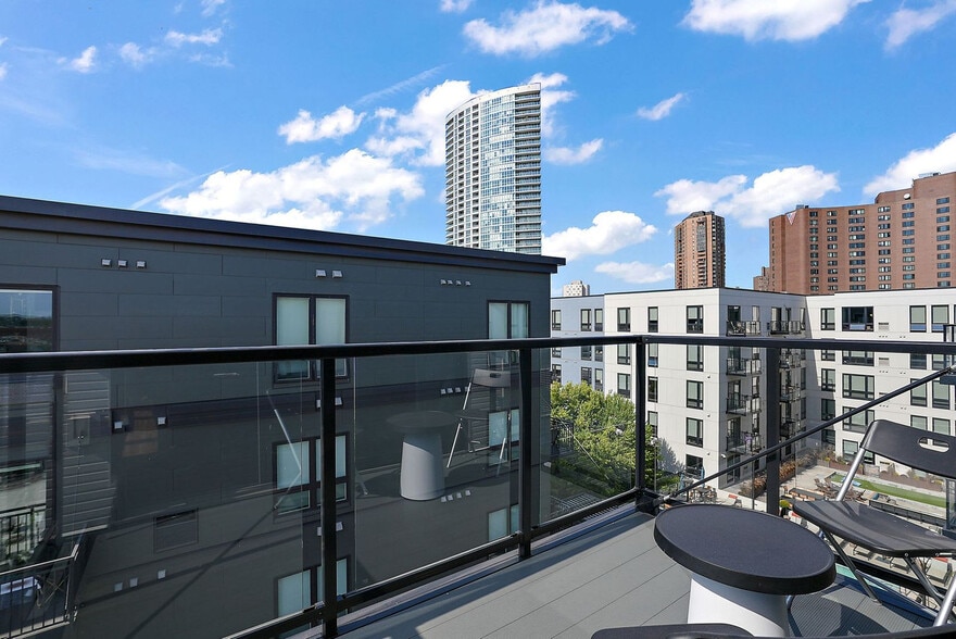 Building Photo - 1410 Nicollet Ave