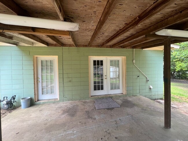 Building Photo - 3 bedroom 1 bathroom in Northport