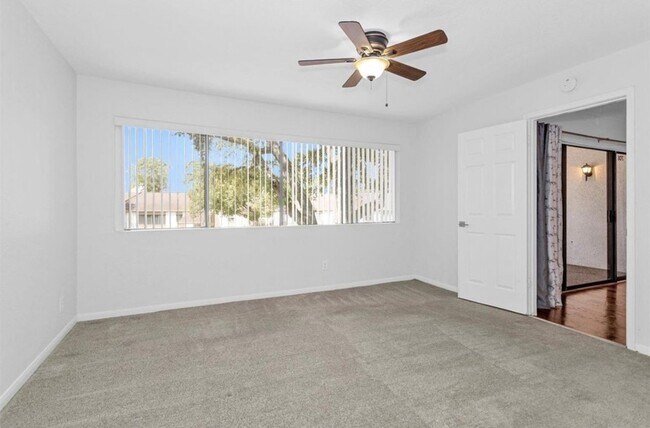 Building Photo - 12100 Melville Dr