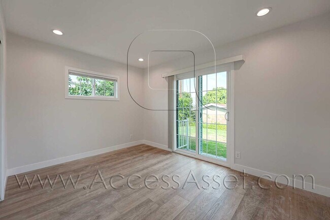 Building Photo - Spacious 4 Bed/2 Bath Home With EV Charger In Torrance!