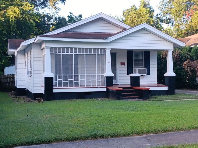 Building Photo - 109 Dalzell St