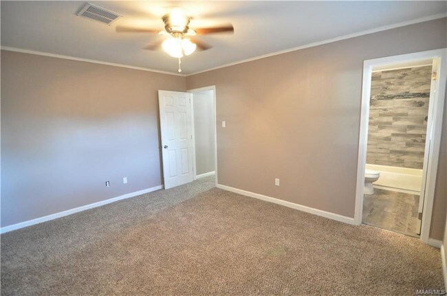 Building Photo - 334 Dee Dr