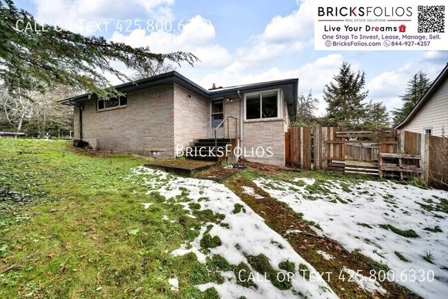 Building Photo - Charming Home Just Steps from Grass Lawn P...