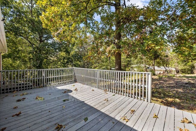 Building Photo - 1016 Belle Meade Dr